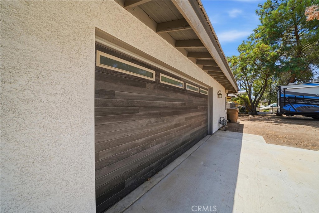 17041 Fairburn Property Photo 35