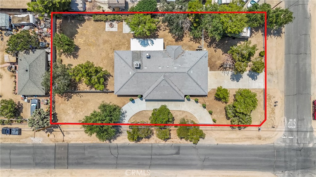 17041 Fairburn Property Photo 39