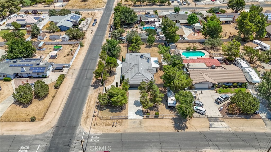 17041 Fairburn Property Photo 41