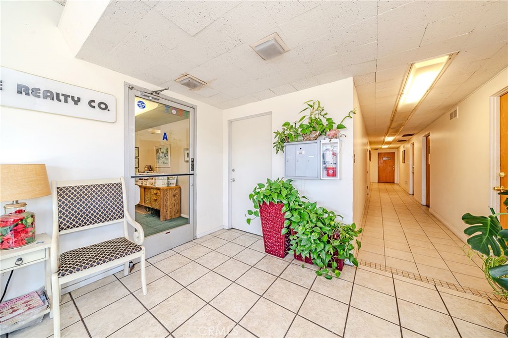 18012 Pioneer Property Photo 3