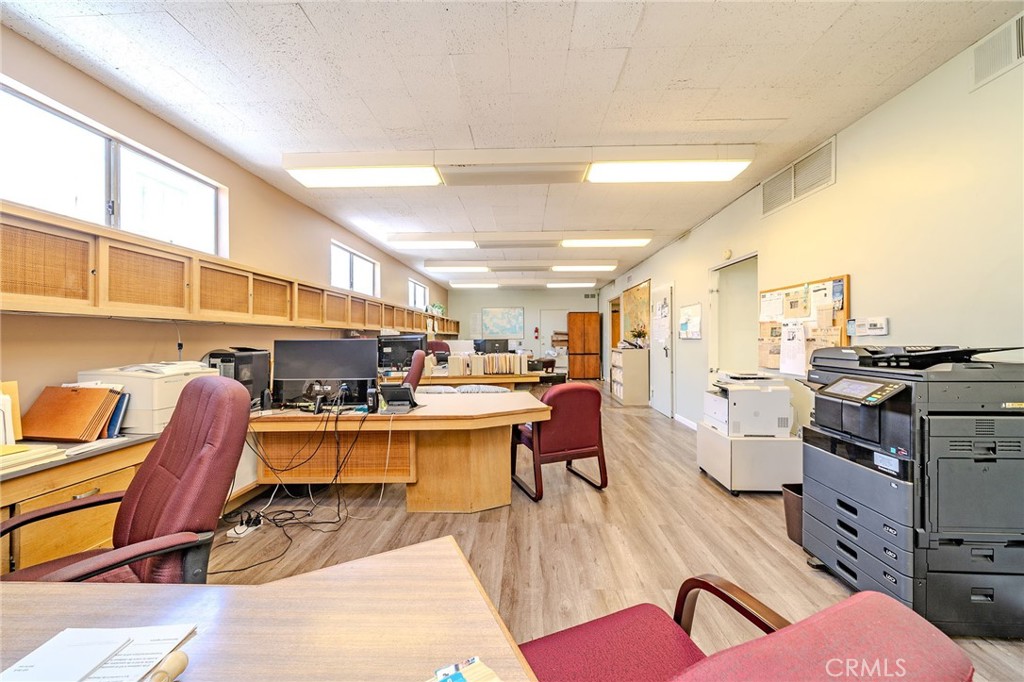 18012 Pioneer Property Photo 4