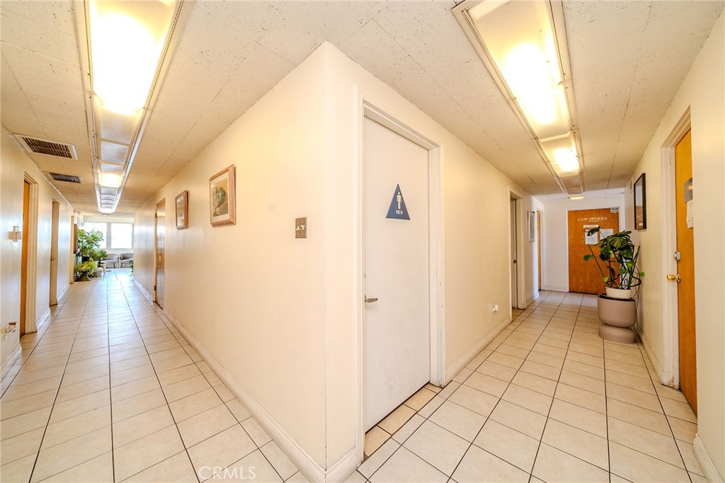 18012 Pioneer Property Photo 9