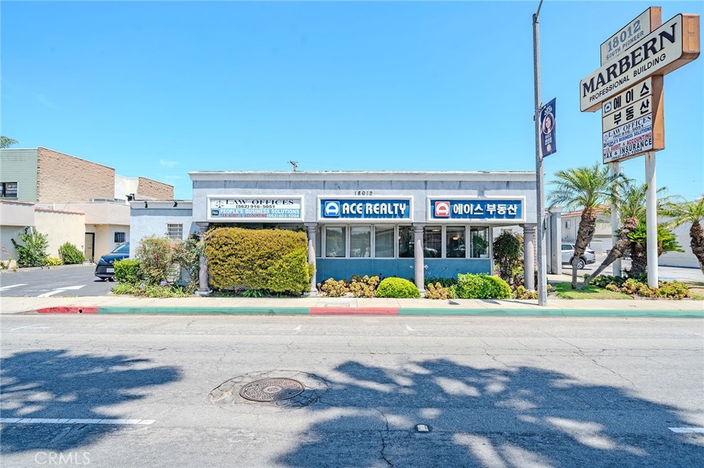18012 Pioneer Property Photo 12