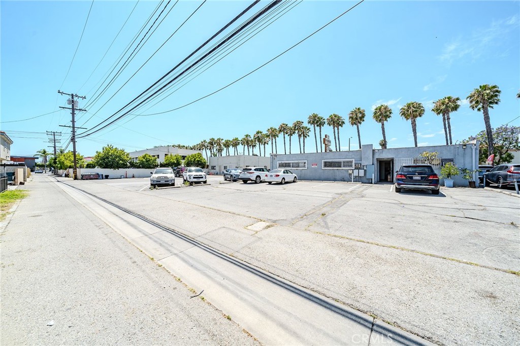 18012 Pioneer Property Photo 15