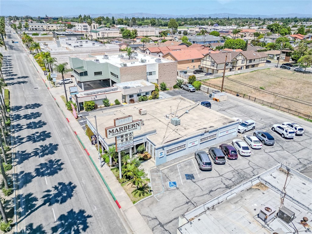 18012 Pioneer Property Photo 17