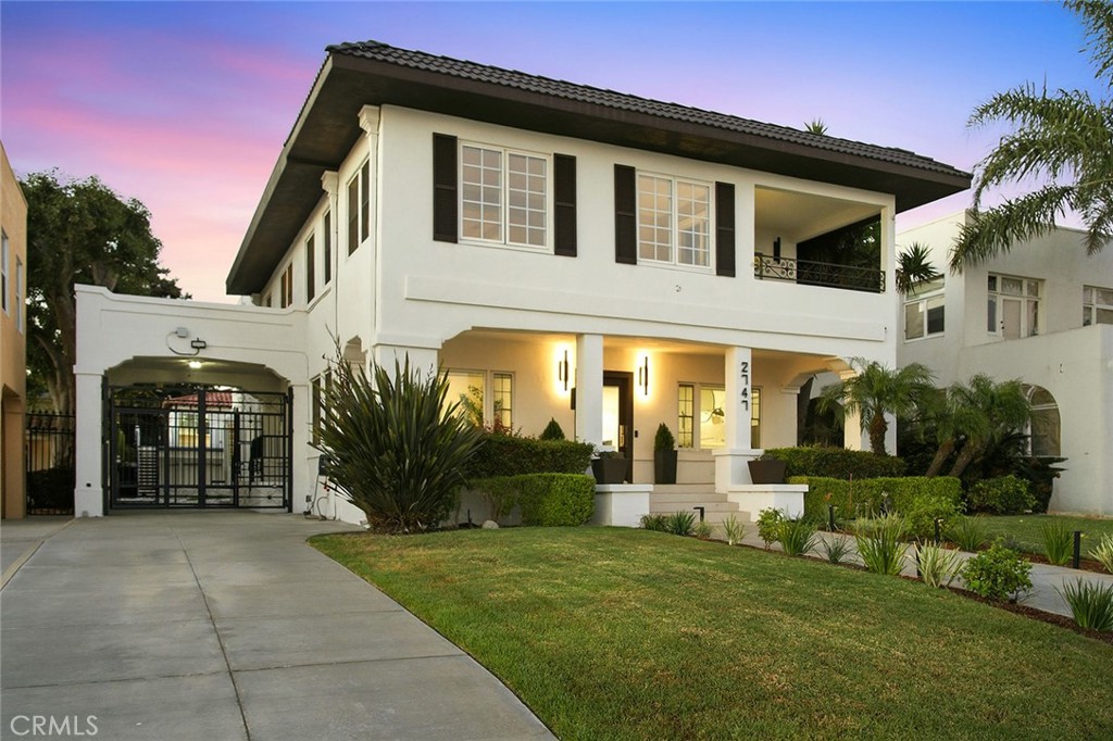 2747 E Ocean Boulevard Property Photo 2