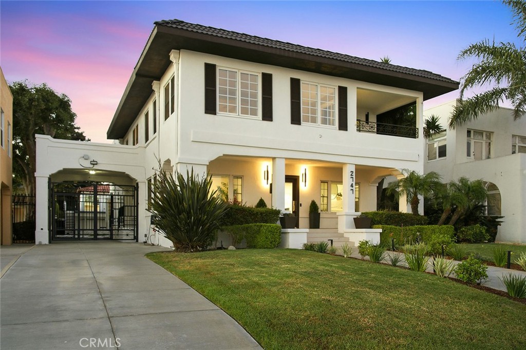 2747 E Ocean Boulevard Property Photo 3