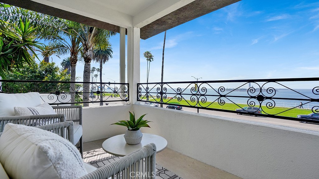 2747 E Ocean Boulevard Property Photo 32