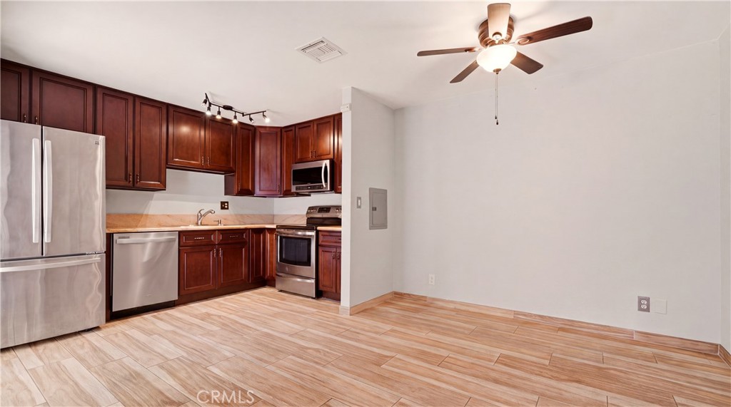 7300 Lennox K16 Property Photo 12