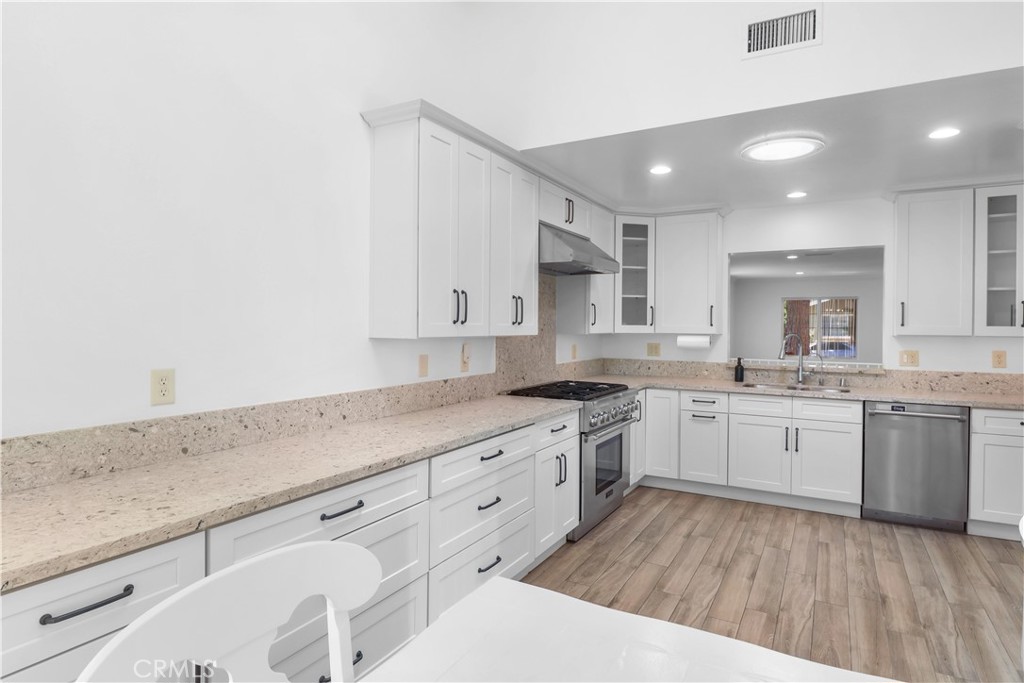12912 Cantrece Property Photo 9