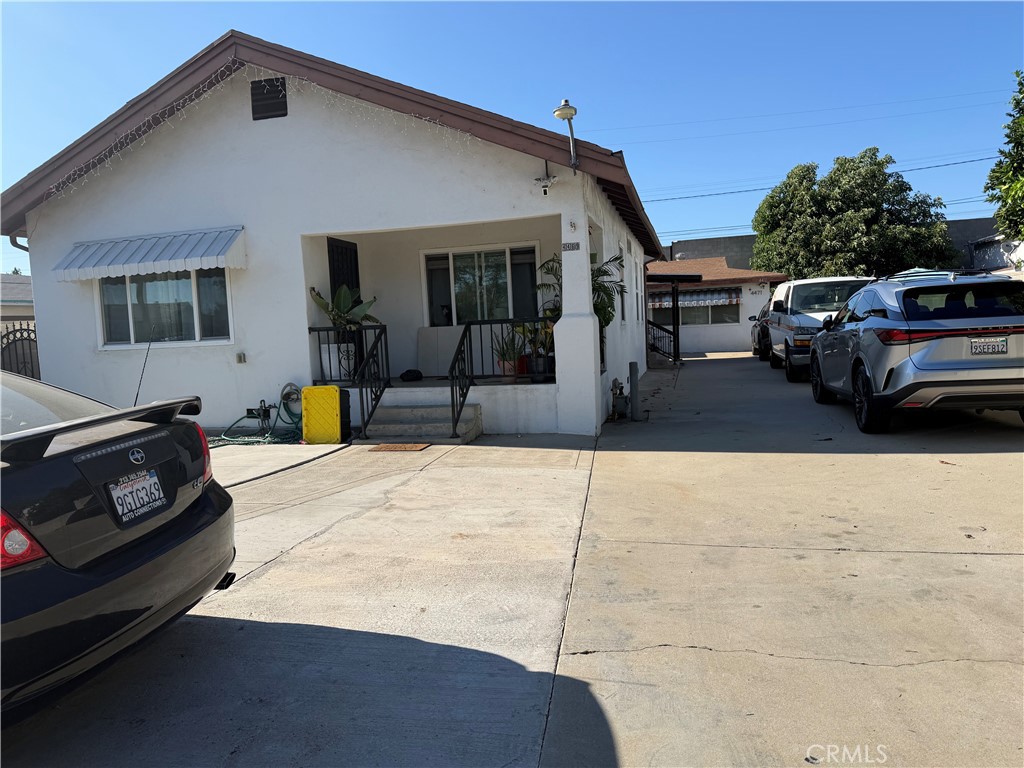 4471 Tuttle Property Photo 1