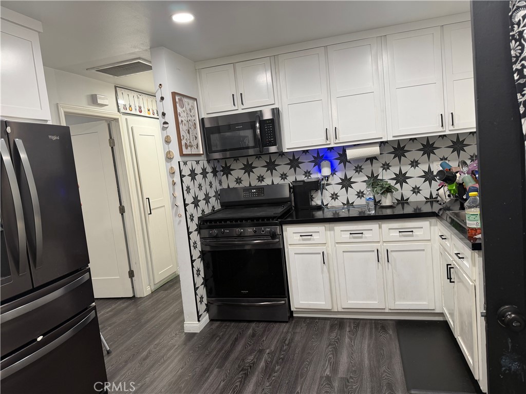 4471 Tuttle Property Photo 6