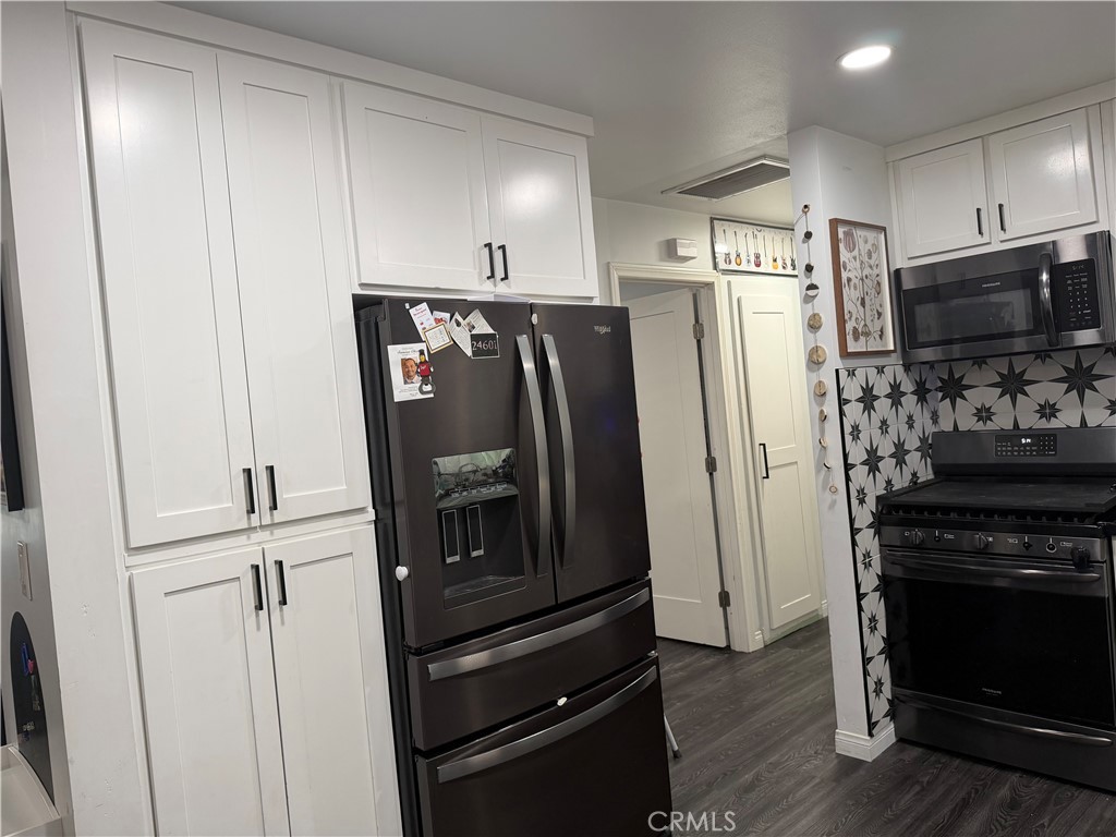4471 Tuttle Property Photo 7