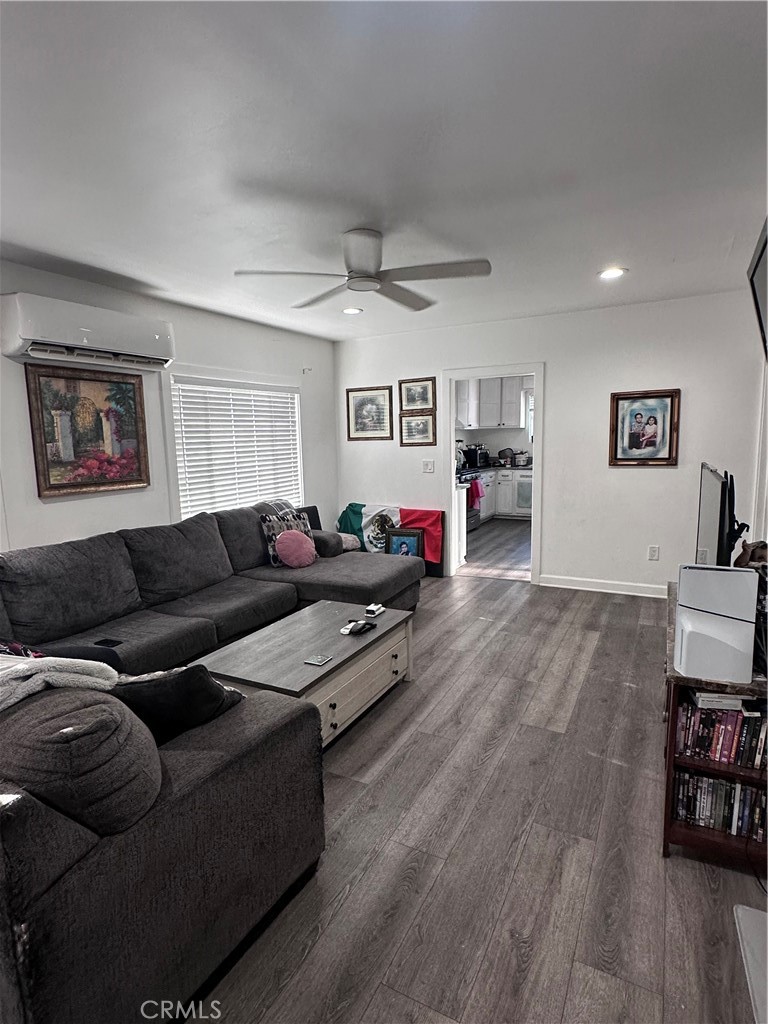 4471 Tuttle Property Photo 10