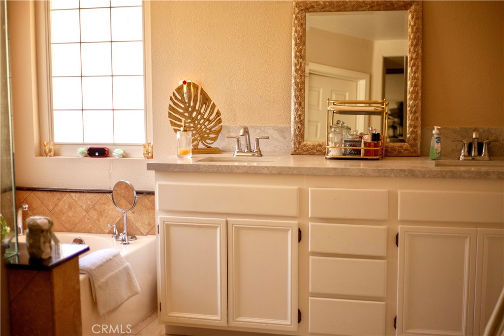 31927 Cypress Glen Court Property Photo 13
