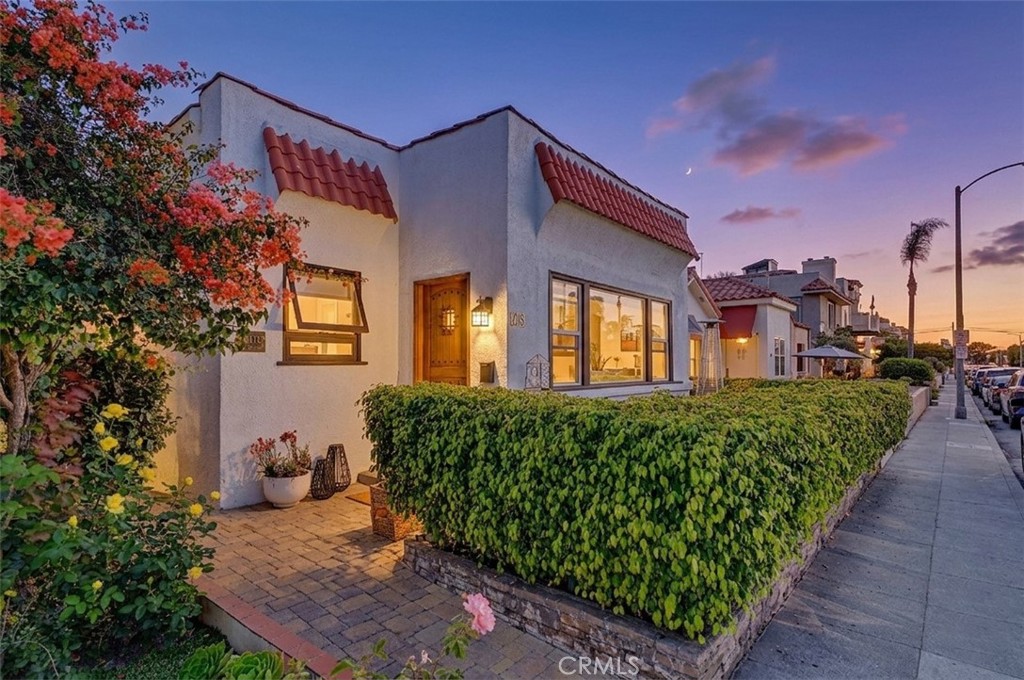 209 La Verne Property Photo 1