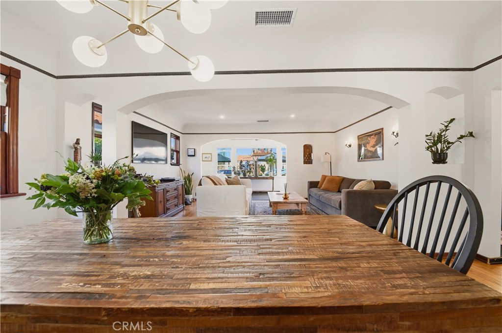 209 La Verne Property Photo 19