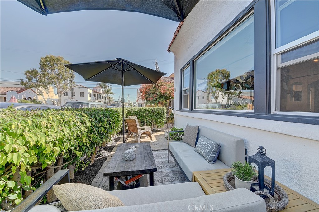 209 La Verne Property Photo 38