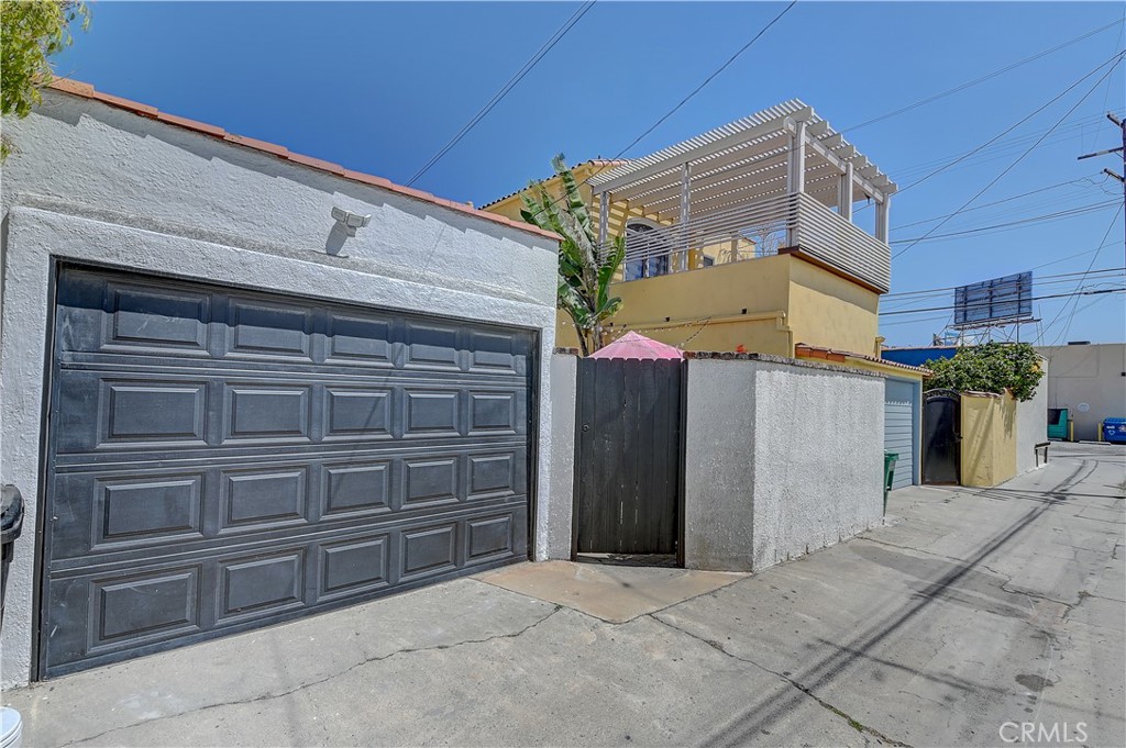 209 La Verne Property Photo 46