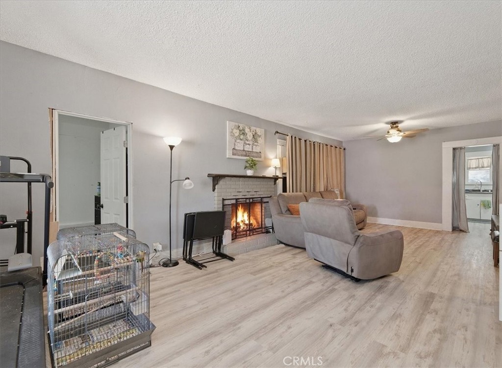 26180 Yale Property Photo 6