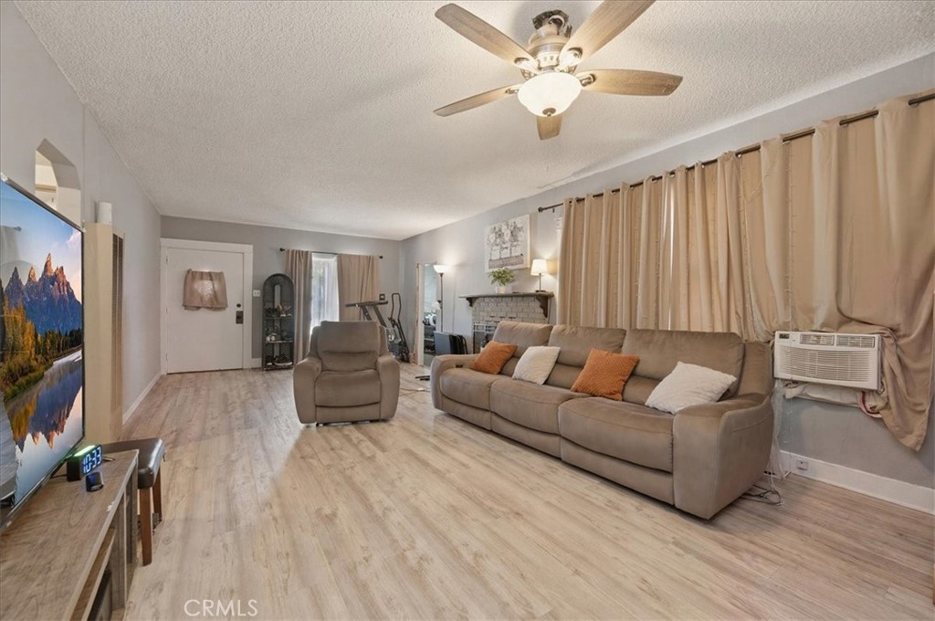 26180 Yale Property Photo 8