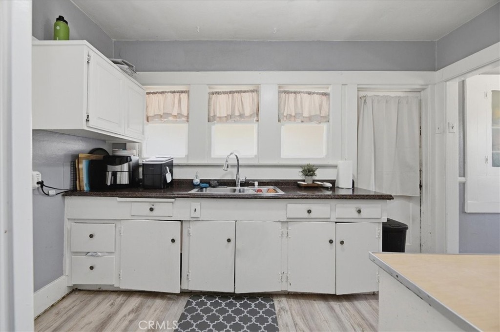 26180 Yale Property Photo 9