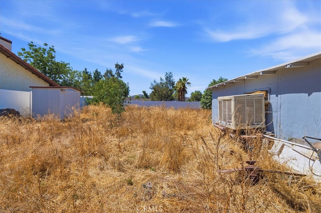 26180 Yale Property Photo 23