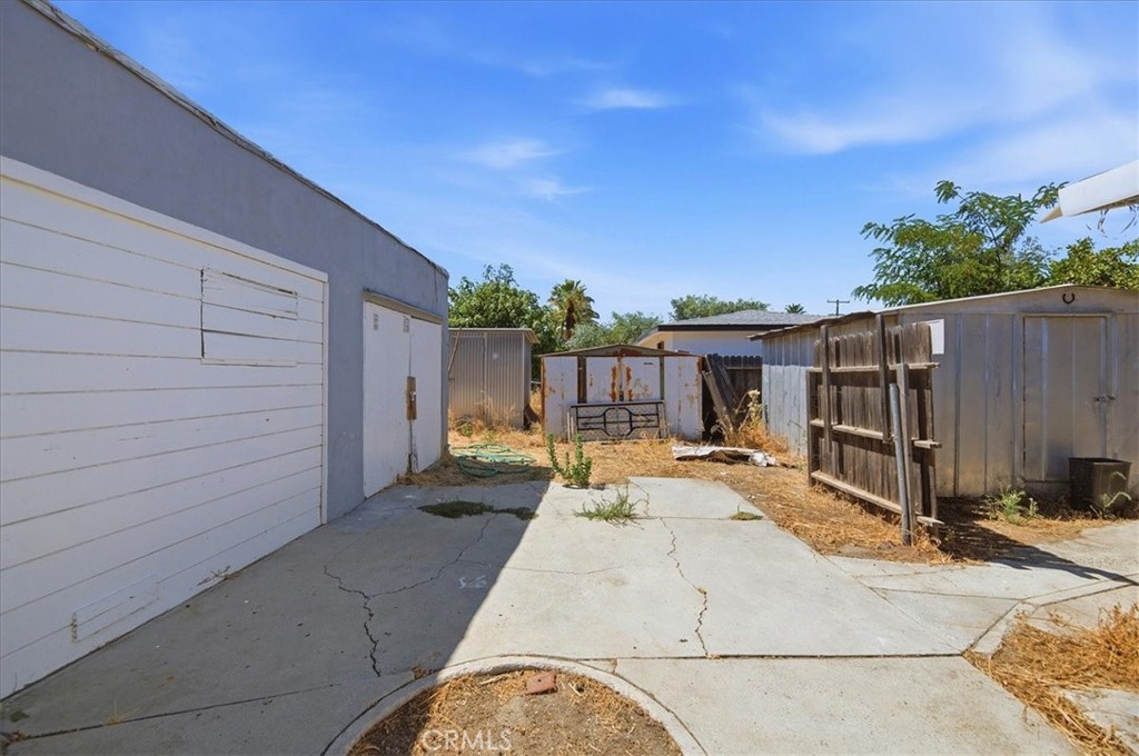 26180 Yale Property Photo 24