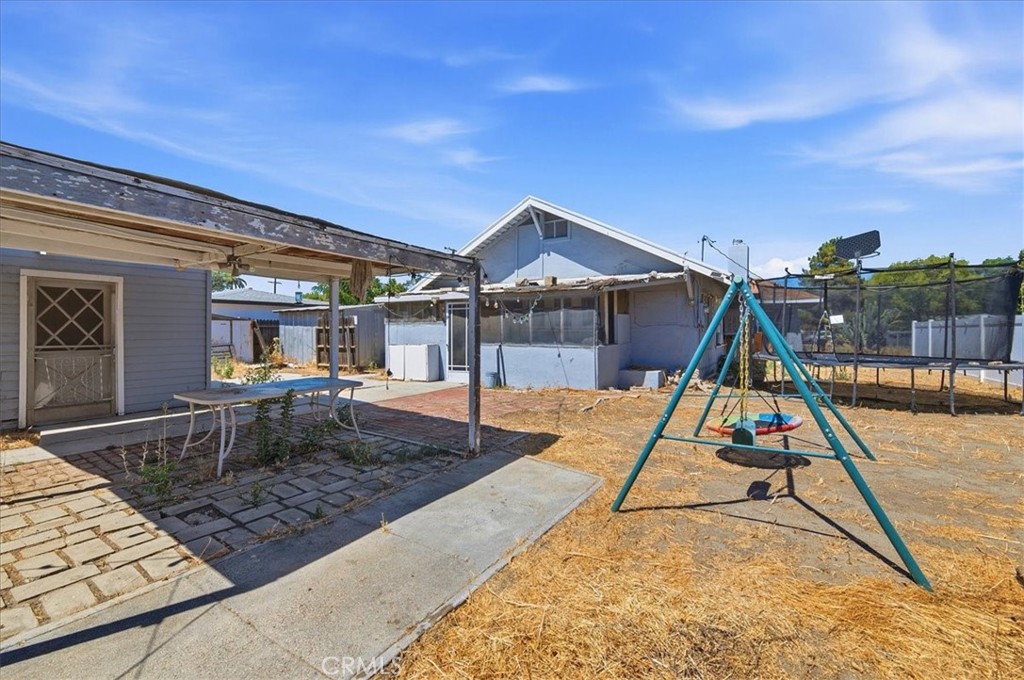26180 Yale Property Photo 29