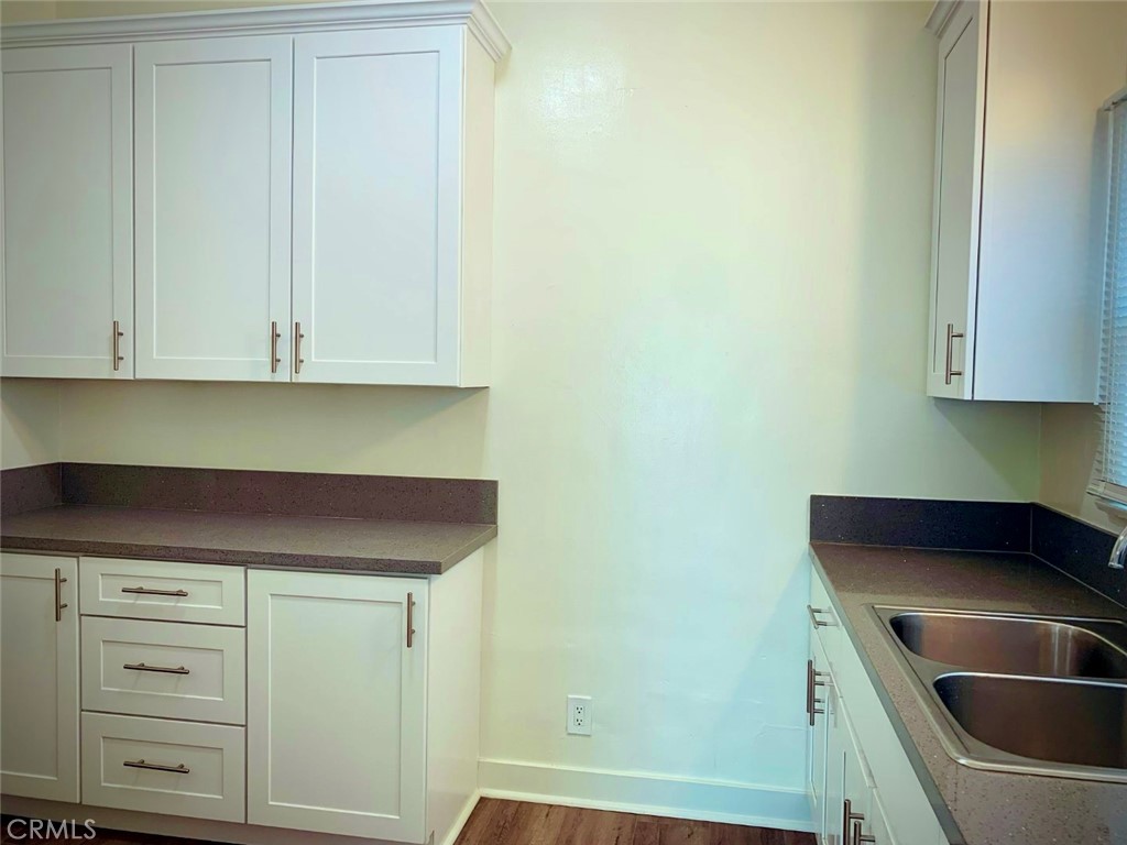 1043 Stanley Avenue Property Photo 6