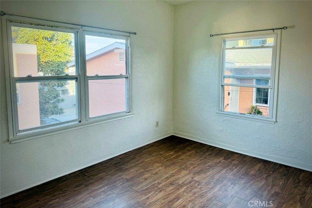 1043 Stanley Avenue Property Photo 12