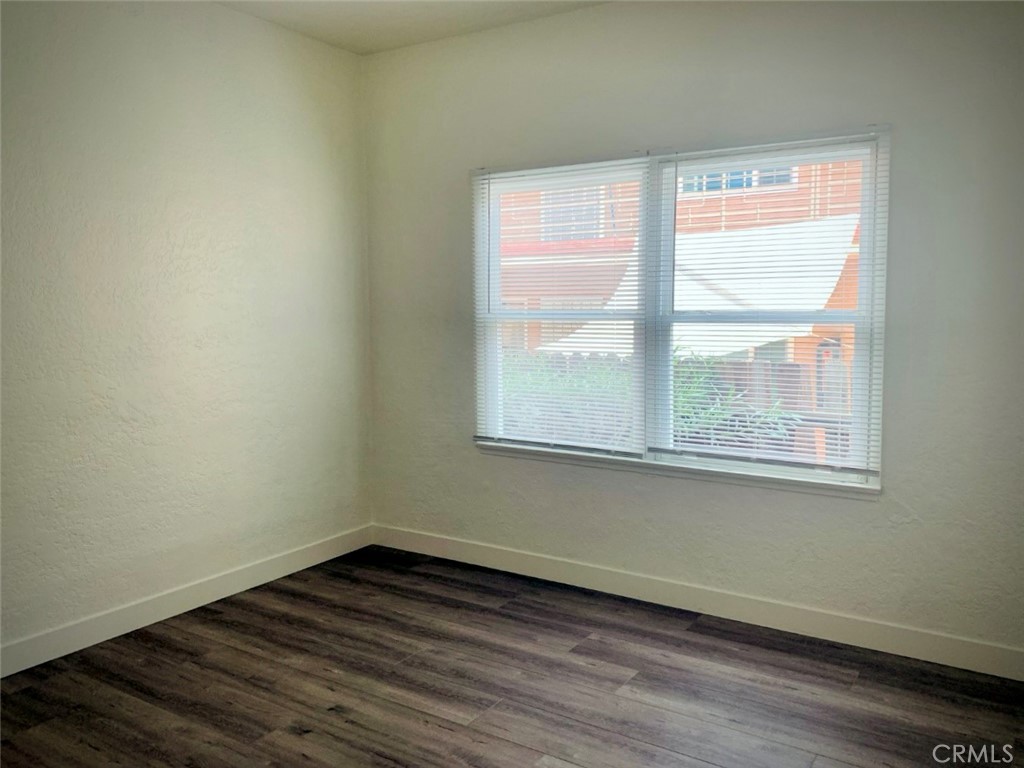 1043 Stanley Avenue Property Photo 15
