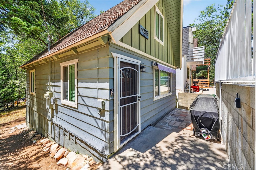 2418 Fir Property Photo 1