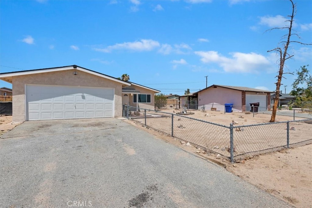 5566 Daisy Property Photo 3