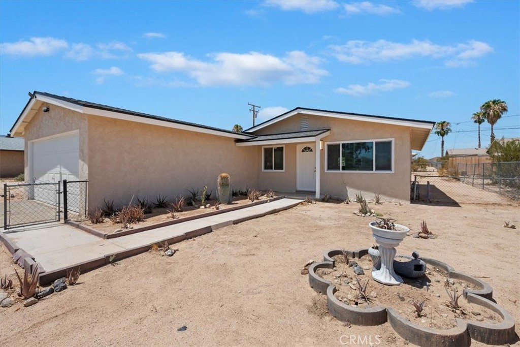5566 Daisy Property Photo 4