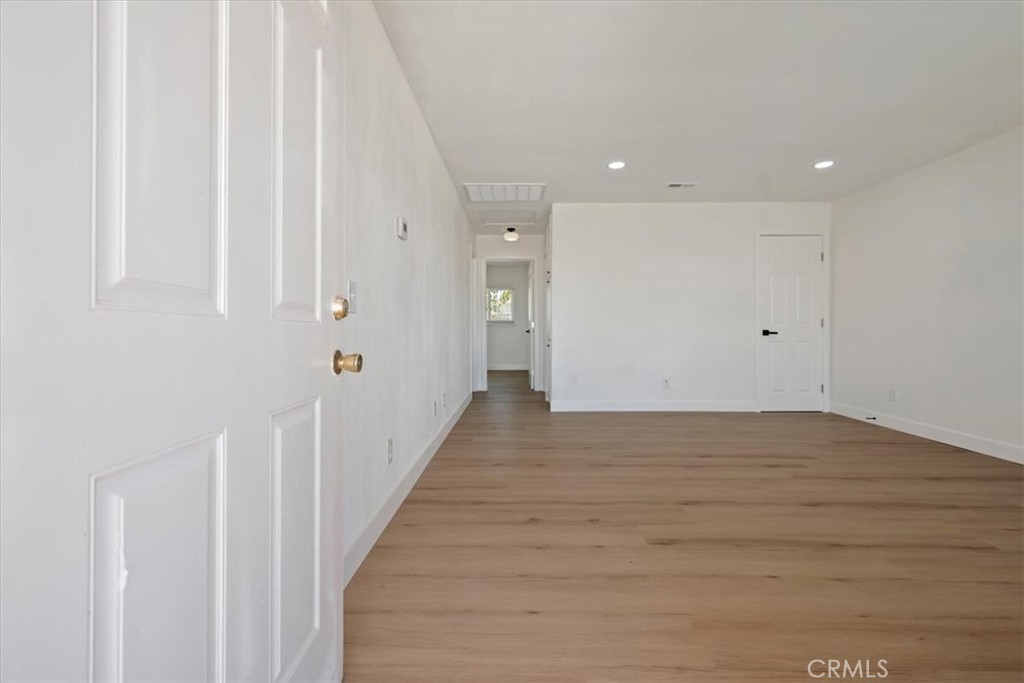 5566 Daisy Property Photo 7