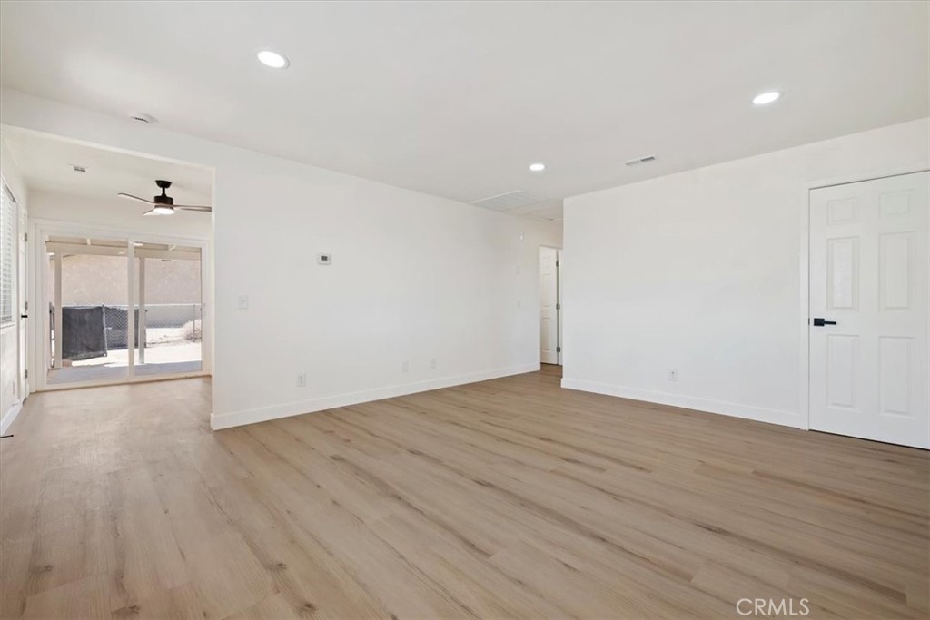 5566 Daisy Property Photo 9