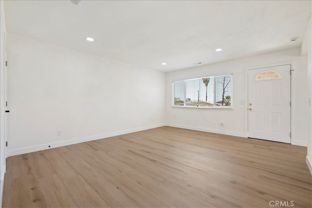 5566 Daisy Property Photo 11