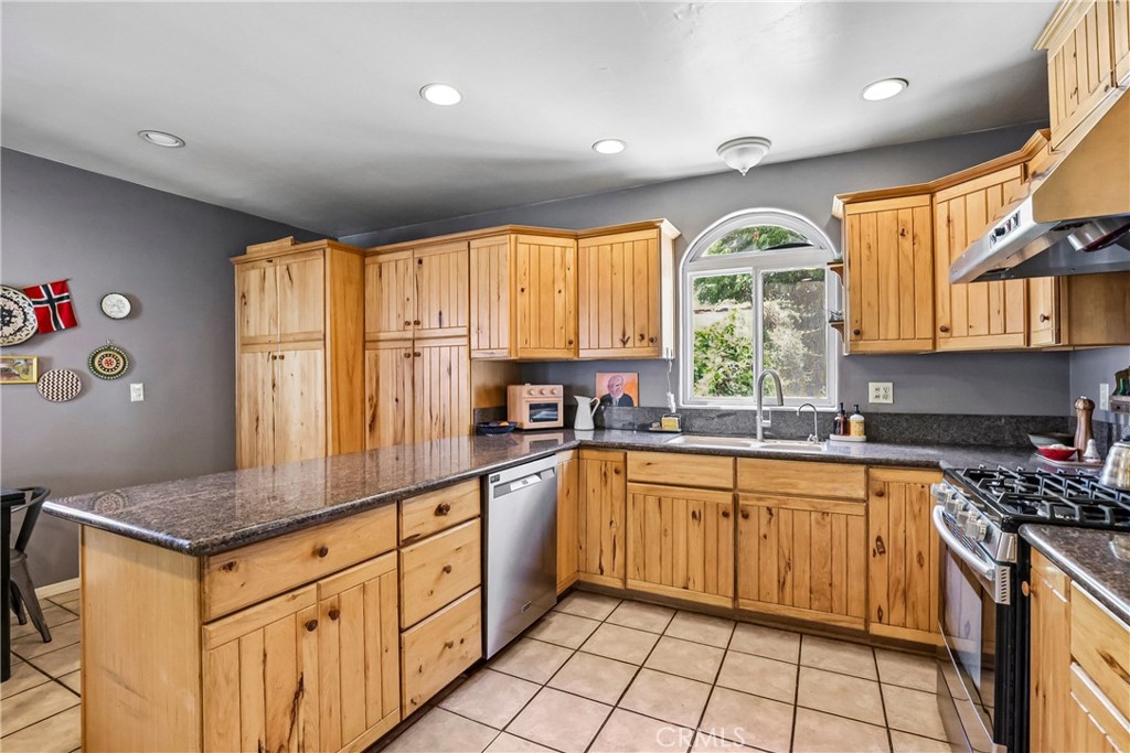 2881 Eucalyptus Property Photo 7