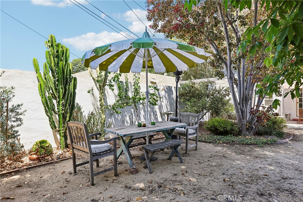 2881 Eucalyptus Property Photo 25