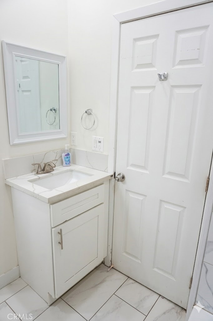 514 W 105th Property Photo 18