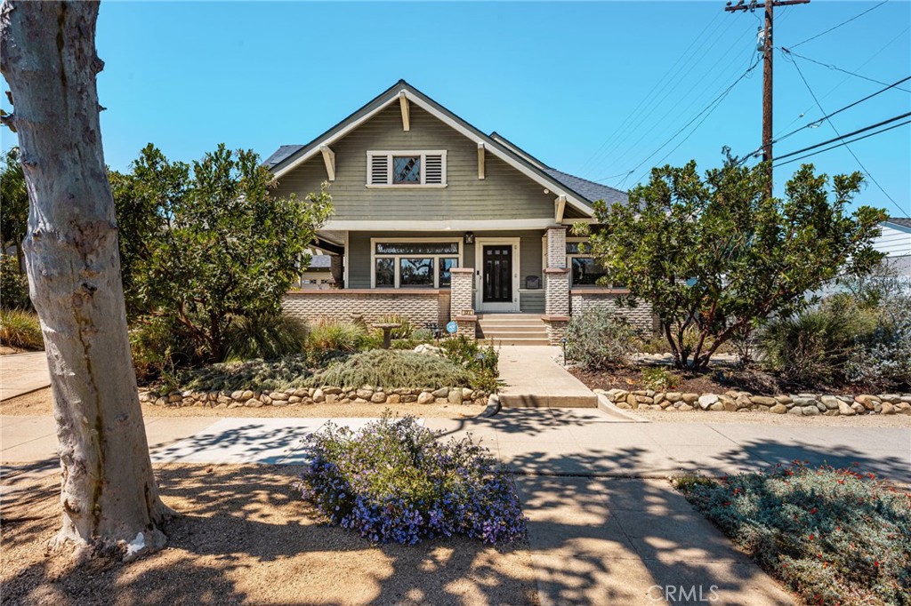 323 E Bixby Property Photo 3