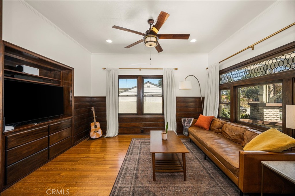 323 E Bixby Property Photo 24