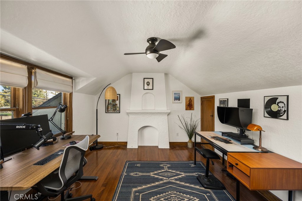 323 E Bixby Property Photo 46