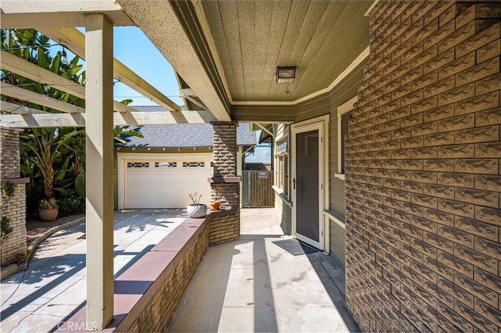 323 E Bixby Property Photo 51