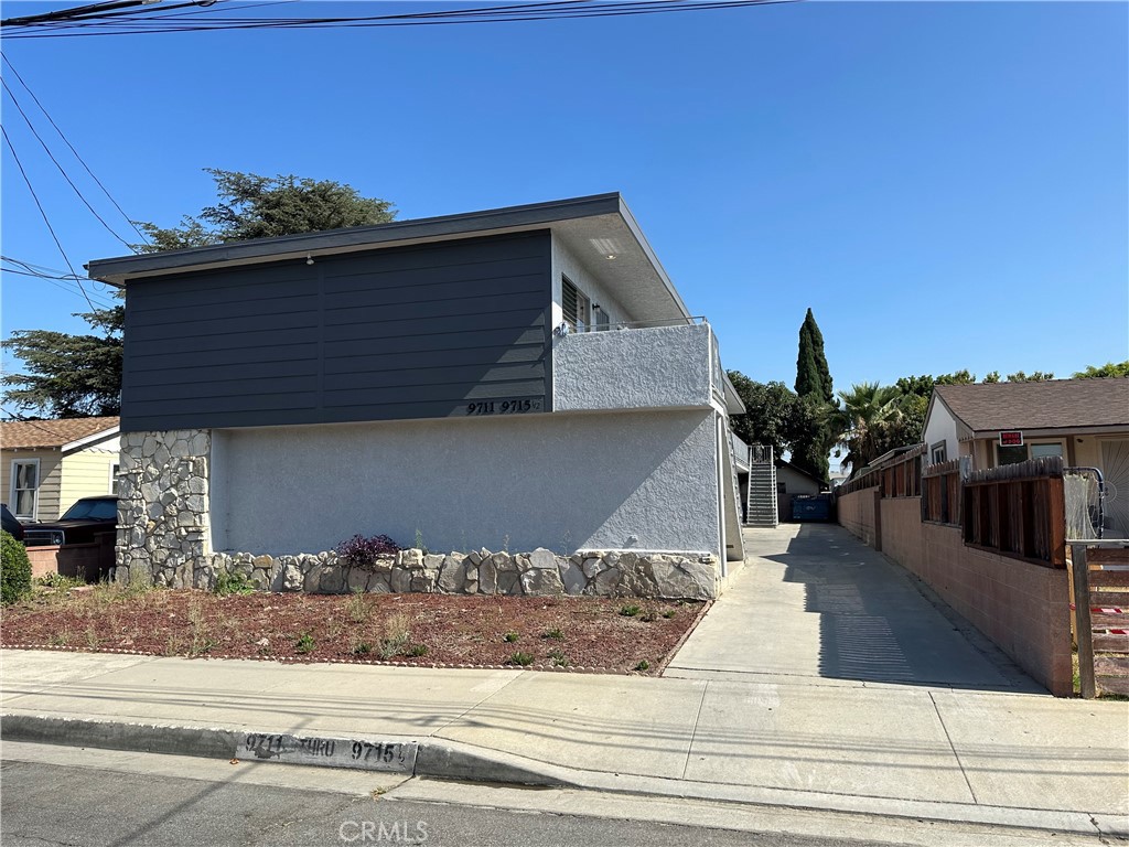 9711 Laurel Property Photo 4