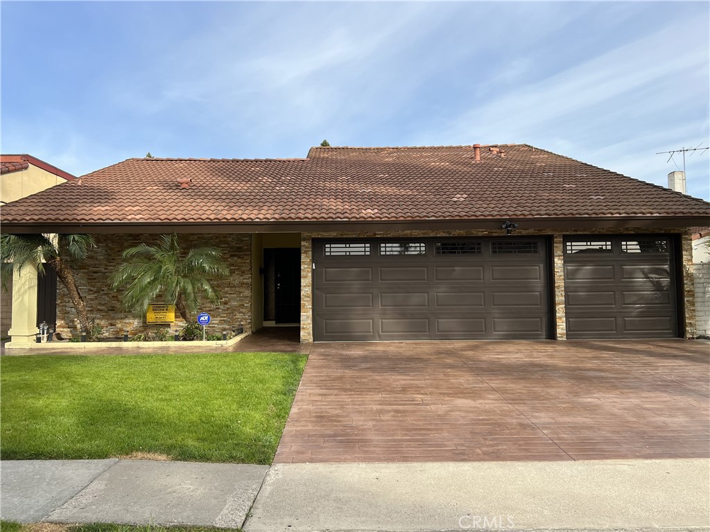 19104 Stefani Property Photo 1