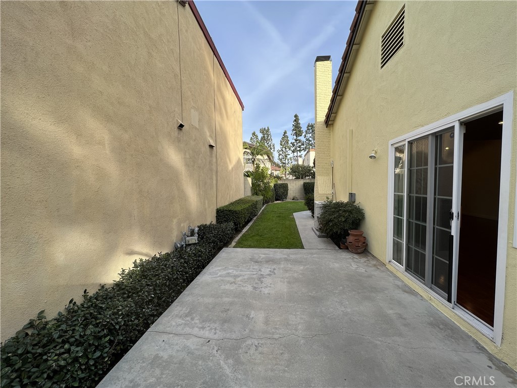 19104 Stefani Property Photo 14