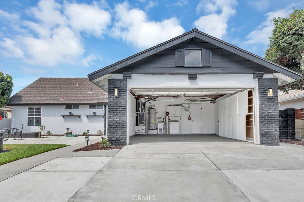 9317 Christopher Property Photo 38