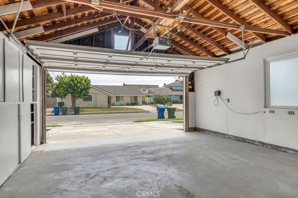 9317 Christopher Property Photo 39